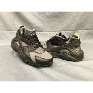Nike Boys Huarache Run (GS) Sneakers Grey Black Volt Size 4 NEW NO BOX!